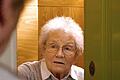 Wenn Fremde vor ihrer Haustür stehen, sollten ihnen Seniorinnen und Senioren mit einer gesunden Portion Skepsis begegnen.&nbsp;