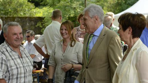 Abschiedsparty Michael Glos       -  Abschiedsparty von Ex-Wirtschaftsminister Michael Glos im Schloßpark von Castell, mit Überraschungsgast Bundeskanzlerin Angela Merkel