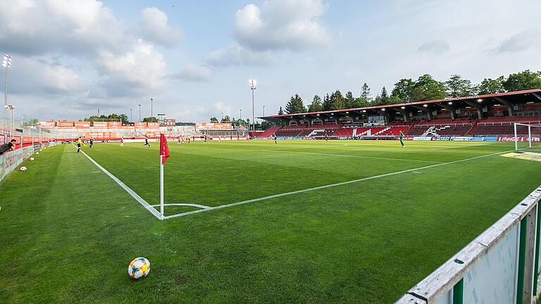 Am Sonntag sollen gegen Fürth wieder Zuschauer ins Stadion am Dallenberg dürfen.