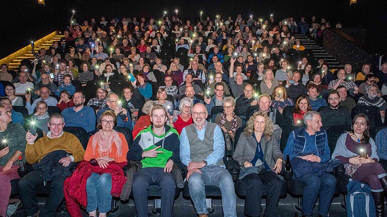 Als Kinobesuche noch möglich waren: Bestsellerautor Peter Wohlleben war Ende Januar zu  Gast im Cineworld im Mainfrankenpark, um den Film „Das geheime Leben der Bäume“ vorzustellen.