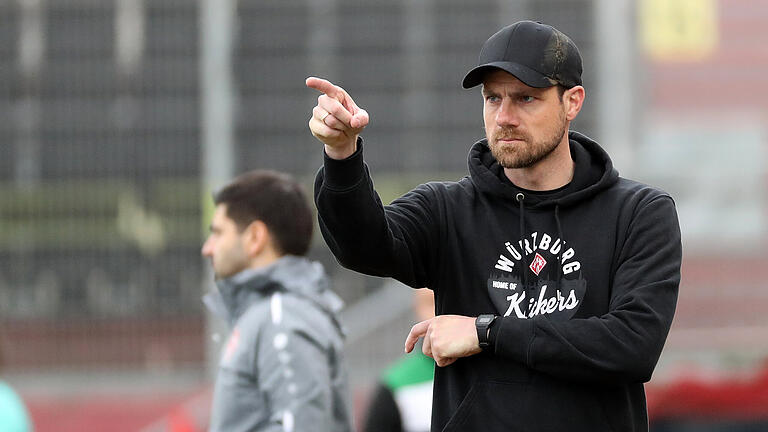 Trainer Marco Wildersinn (FC Würzburger Kickers) hofft auf einen Auswärtserfolg seiner Mannschaft beim TSV Buchbach.