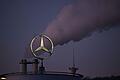 Mercedes-Benz Logo       -  Mercedes-Benz hat zu Jahresbeginn weniger Fahrzeuge verkauft. (Archivbild)