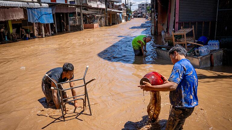 Schwere Überschwemmungen in Nordthailand       -  In Nordthailand gibt es schwere Überschwemmungen.