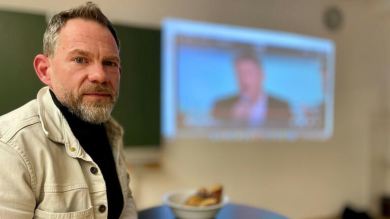 Frank Helmerich aus Bad Königshofen verfolgte am Wahlabend gespannt die Stimmenauszählung. Für die Freien Wähler in Bayern gab es kein Ticket nach Berlin. Frank Helmerich aus Bad Königshofen verfolgte am Wahlabend gespannt die Stimmenauszählung. Für die Freien Wähler in Bayern gab es kein Ticket nach Berlin.