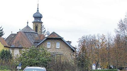 Nicht zumutbar: Der Ausweichparkplatz auf dem Bleichwasen in Kitzingen ist ebenso ein Sorgenkind wie Teile des Parkplatzes am Aqua sole.