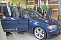 50 000 Euro für die berufliche Bildung: So viel kostet der nagelneue BMW 135i, der dem Schweinfurter Bildungszentrum der Handwerkskammer zur Verfügung gestellt wurde. Im Bild (von links) Thomas Planer (Leiter Bildungszentrum), Helmut Wächter, Andreas Podlawski (beide BMW Wächter), Roland Lenhart (Ausbilder), Christoph Pietrek (BMW Vertrieb Deutschland) und der Präsident der Handwerkskammer Unterfranken, Hugo Neugebauer.