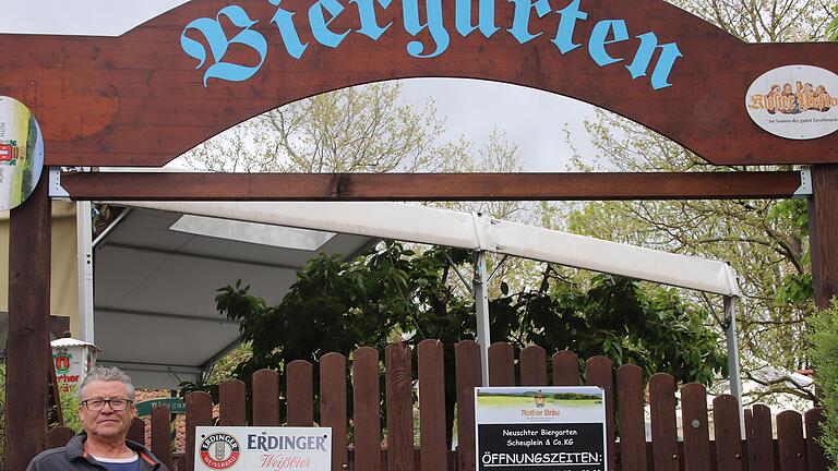 Hartmut Scheuplein (Archivbild) und Julia Richter empfangen ab Freitag, 28. April, die Gäste im Neuschter Biergarten.