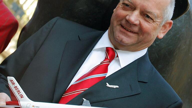 Air Berlin - Börsengang - Joachim Hunold hatdie Air Berlin gegründet. Air Berlin - Börsengang - Joachim Hunold hatdie Air Berlin gegründet.