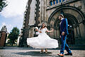 Happy romantic young couple celebrating their marriage       -  Wo finden Brautpaare die perfekte Kirche für ihren großen Tag?