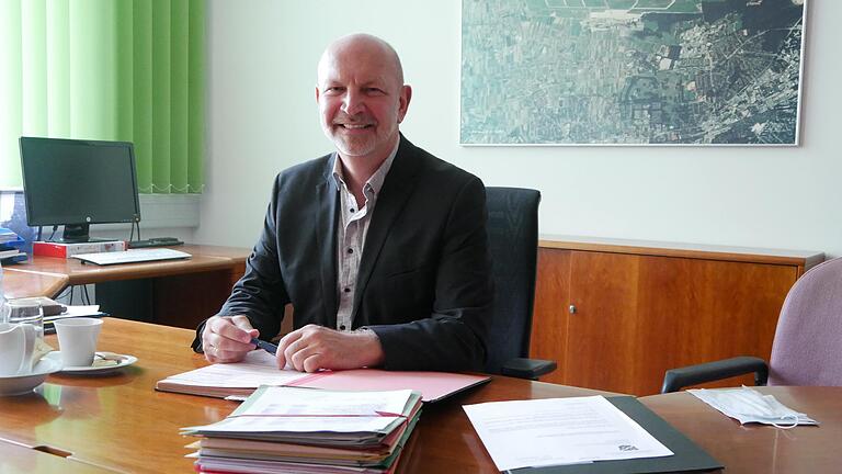 Eine Woche lang vertrat Michael Freimann (im Bild) als Dritter Bürgermeister in Kürnach den Bürgermeister René Wohlfart (SPD). Eine Woche lang vertrat Michael Freimann (im Bild) als Dritter Bürgermeister in Kürnach den Bürgermeister René Wohlfart (SPD).