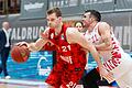 Heute in getauschten Rollen: Florian Koch (links) spielte damals für die Würzburg Baskets, jetzt steht er für die Telekom Baskets Bonn auf der Platte.