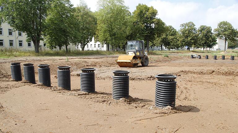 Eine von mehreren Versickerungsanlagen für Oberflächenwasser für die Carus-Allee wurde schon gebaut.