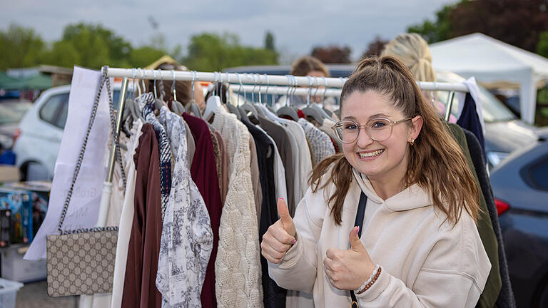Großer BRK Flohmarkt auf dem Schweinfurter Volksfestplatz.