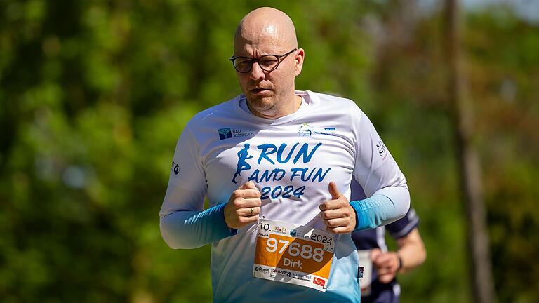 Volle Konzentration: OB Dirk Vogel startet zum 5-Kilometer-Gesundheitslauf. Volle Konzentration: OB Dirk Vogel startet zum 5-Kilometer-Gesundheitslauf.