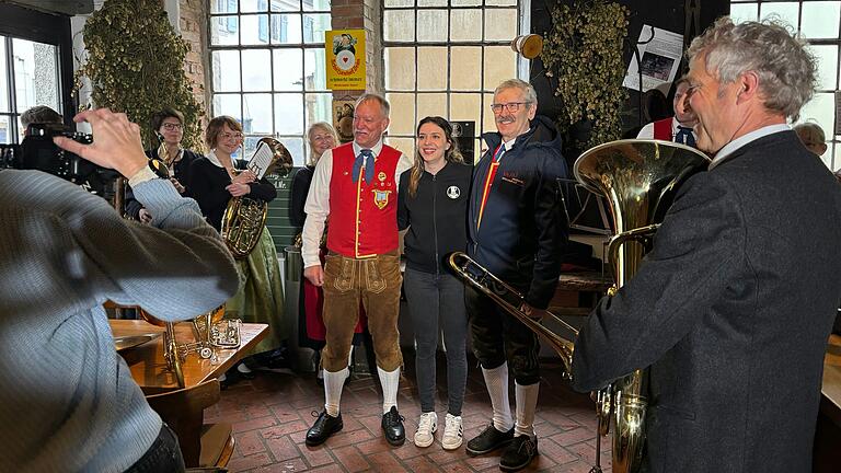 Anna Winkler spielt im Musikverein Willanzheim. Anna Winkler spielt im Musikverein Willanzheim.