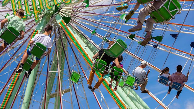 Impressionen vom Schweinfurter Volksfest 2017, das bis 26. Juni läuft.