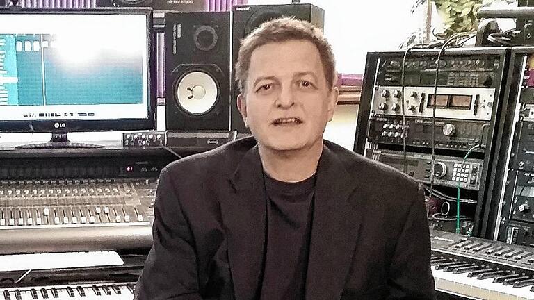 FelixStudio1       -  Musikproduzent Felix Weber in seinem Studio in Columbus, Ohio.