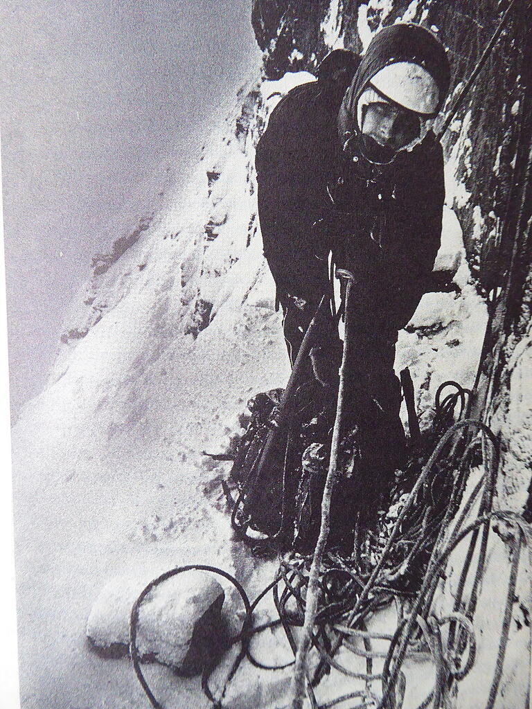 Gangolf Ruckert mit gefrorenen Seilen an der Eiger-Nordwand.