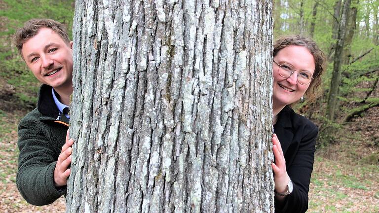 Was man aus Holz alles machen kann, zeigen Louis Kalikstein, Daniela Mahroug und ihr Team vom Steigerwald-Zentrum.