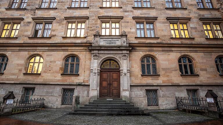 Vor dem Landgericht Bamberg müssen sich derzeit zwei Männer verantworten, die mehrfach zum Drogenkauf nach Tschechien gefahren sein sollen.