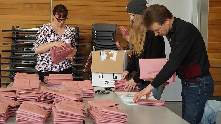 In vielen Gemeinden müssen die Wahlhelfer am Sonntag, 29. März, noch einmal ran.