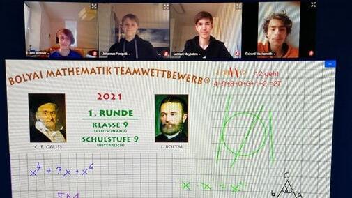 Das Team „Colavier“ in seiner Videokonferenz beim Bolyaiteamwettbewerb. Das Team „Colavier“ in seiner Videokonferenz beim Bolyaiteamwettbewerb.