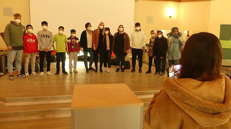 Blick auf die eigene Fluchtgeschichte: Junge afghanische Flüchtlinge haben ein zweisprachiges Hörbuch aufgenommen. Blick auf die eigene Fluchtgeschichte: Junge afghanische Flüchtlinge haben ein zweisprachiges Hörbuch aufgenommen.