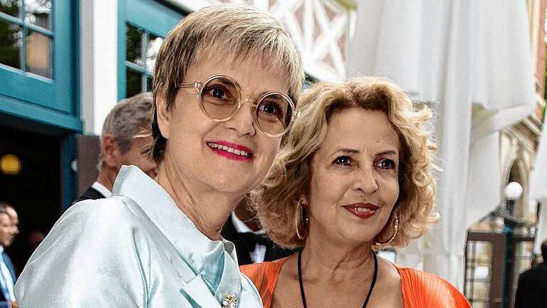 Bayreuther Festspiele 2016 - Eröffnung - Gloria von Thurn und Taxis (links) und die Schauspielerin Michaela May. Bayreuther Festspiele 2016 - Eröffnung - Gloria von Thurn und Taxis (links) und die Schauspielerin Michaela May.