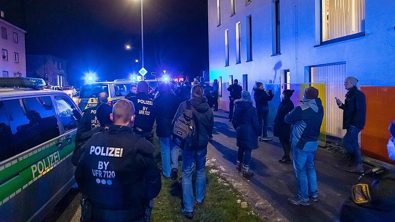Auch am Tag zuvor, am Sonntag, gab es einen Corona-Protest-Aufzug in Schweinfurt. Auch am Tag zuvor, am Sonntag, gab es einen Corona-Protest-Aufzug in Schweinfurt.