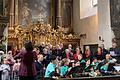 Kinder der Grundschule und Kindergruppe des Collegium Musicum Iuvenale zusammen mit dem Chor der SSO.