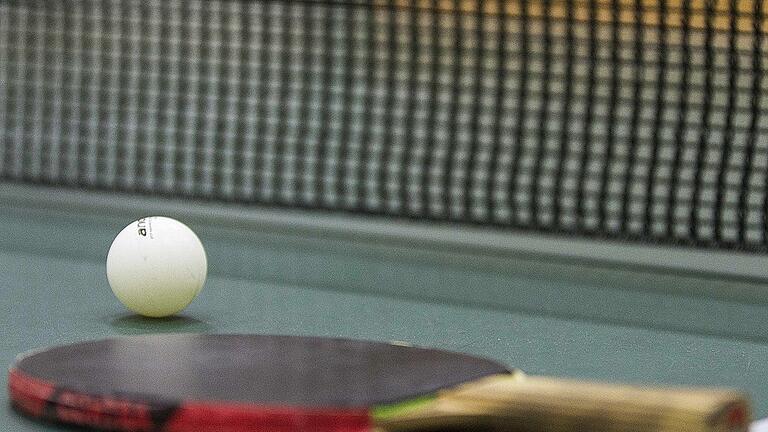 Schläger, Ball, Netz und Platte: Das braucht's beim Tischtennis.