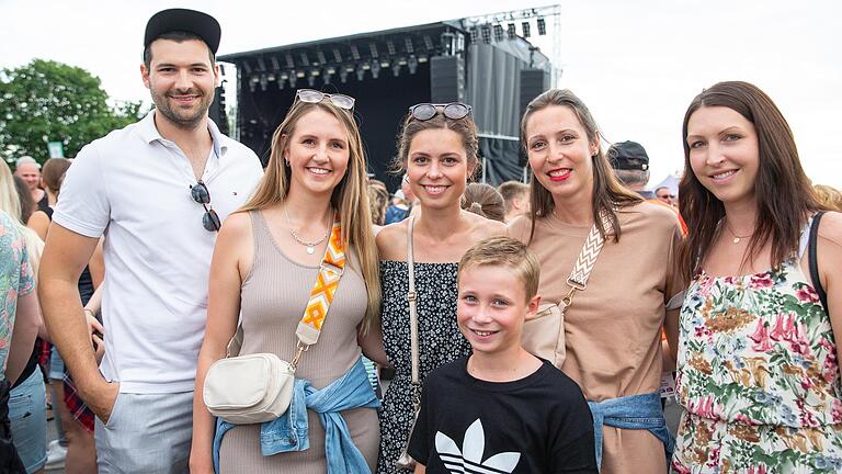 Benedikt und Natalia Floth, Lea Bayer, Corinna Schmitt und Evelyn Back (v.l.n.r.) sind froh, dass in Bad Neustadt ein so großes Event stattfindet.