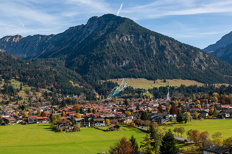 Aufregung im idyllischen Oberstdorf: Hat Trainer Karel Fajfr einen Würzburger Eiskunstläufer misshandelt?