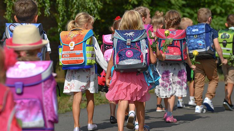 Rücksicht im Straßenverkehr ist ab Dienstag gefragt, wenn junge ABC-Schützen sich auf dem Schulweg befinden.