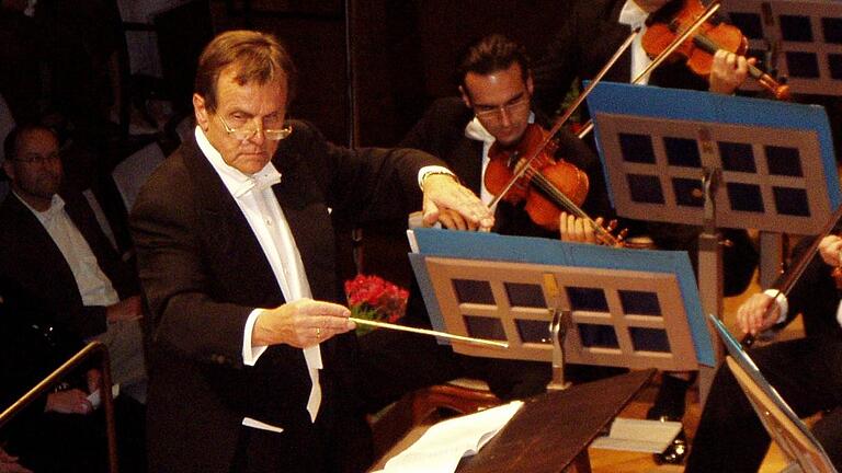 Johannes R. Köhler dirigierte im Oktober 2008 im Regentenbau die Münchner Symphoniker.