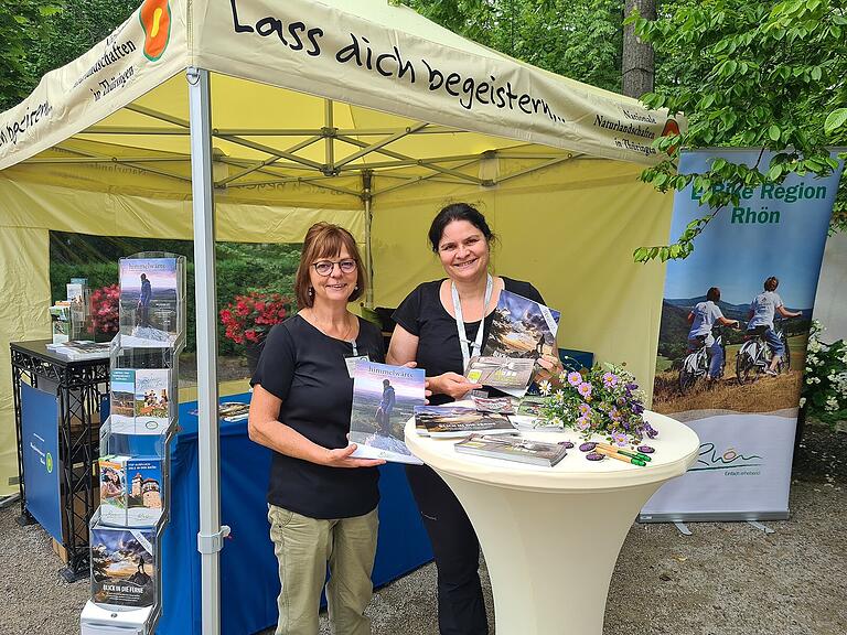 Ursula Kritsch und Martina Klüber-Wibelitz am Stand der Rhön GmbH. Ursula Kritsch und Martina Klüber-Wibelitz am Stand der Rhön GmbH.