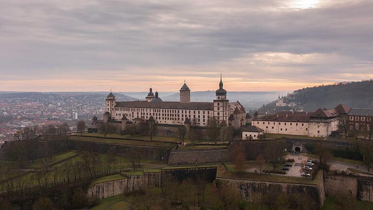 Den Sonnenaufgang von der Würzburger Festung aus betrachten? Das ist künftig nicht mehr möglich. Den Sonnenaufgang von der Würzburger Festung aus betrachten? Das ist künftig nicht mehr möglich.