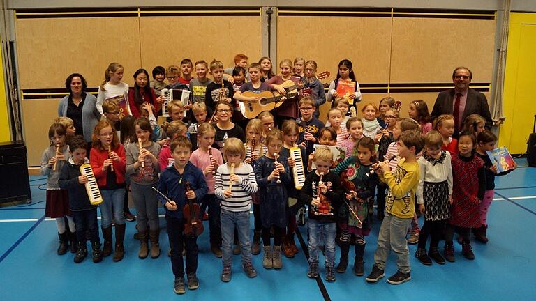 Der Tag der Hausmusik wurde an der Grundschule Würzburg Lengfeld mit Kindern aus vielen Nationen begangen.