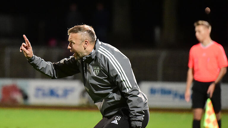 Trainer Christian Gmünder hofft auf einen Sieg des FC 05 Schweinfurt im Toto-Pokal-Viertelfinale gegen den ATSV Erlangen.