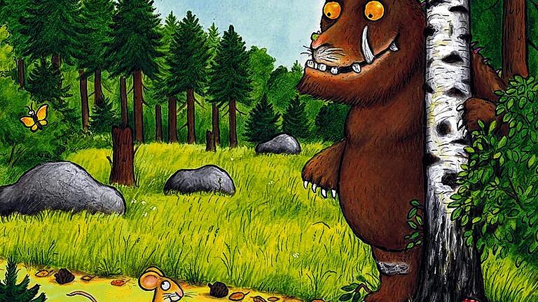 Puppenspiel im Pfarrheim: der Grüffelo und die kleine Maus       -  (jogi)   Der große Wald ist voller Gefahren. Da ist es gut, wenn man einen starken Freund hat. Und wenn man keinen hat, erfindet man eben einen. So wie die kleine Maus, die jedem, der sie fressen will, mit dem schrecklichen Grüffelo droht. Dabei gibt's Grüffelos gar nicht. Oder doch? Die kleine Maus ist unterwegs im Wald und alle scheinen es gut mit ihr zu meinen. Der Fuchs lädt sie zur Götterspeise ein, die Eule bittet zum Tee und die Schlange zum Schlangen-Mäuse-Fest. Aber die Maus hat immer schon eine Verabredung: mit ihrem Freund, dem schrecklichen Grüffelo. Den hat sie sich zwar nur ausgedacht, aber wenn sie ihn ihren Möchtegern-Gastgebern beschreibt, wollen die doch lieber alleine speisen. Doch dann taucht der Grüffelo auf einmal wirklich auf &ndash; und sein Lieblingsschmaus, sagt er, ist Butterbrot mit kleiner Maus. Das ist nicht so praktisch. Aber was eine clevere kleine Maus ist, die lehrt auch einen echten Grüffelo das Fürchten . . . &ndash; Das liebevoll arrangierte Puppenspiel &bdquo;Der Grüffelo&ldquo;, das das Theater Piccolino am Mittwoch, 17. Juli, um 16 Uhr im Pfarrheim St. Laurentius in Marktheidenfeld aufführt, ist ein Stück für Kinder ab drei Jahren. Es dauert etwa 50 Minuten. Karten gibt es nur an der Tageskasse (Eintritt: 7 Euro; mit Ermäßigung 6 Euro). Ermäßigungskarten sind in Kindergärten und Schulen erhältlich. Mehr Infos im Internet unter www.theater-piccolino.de.