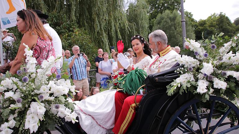 Das Kaiserpaar Sisi und Franz ist auch beim historischen Festzug mit dabei.       -  Das Kaiserpaar Sisi und Franz ist auch beim historischen Festzug mit dabei.