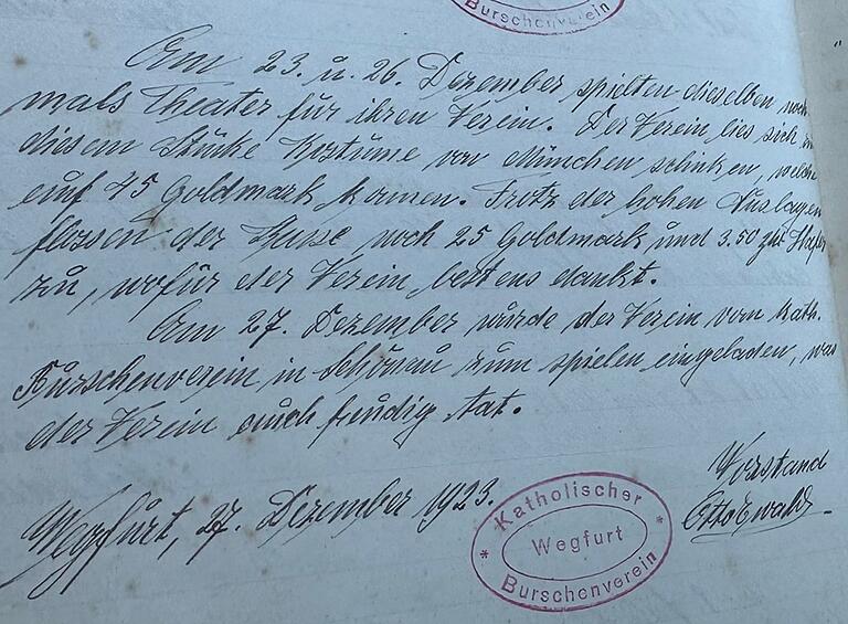 Der Eintrag im Protokollbuch des 'Katholischen Burschenvereins Wegfurt' aus dem Jahr 1923. Er beweist, dass seit 100 Jahren Theater in Wegfurt gespielt wurde. Der Eintrag im Protokollbuch des 'Katholischen Burschenvereins Wegfurt' aus dem Jahr 1923. Er beweist, dass seit 100 Jahren Theater in Wegfurt gespielt wurde.