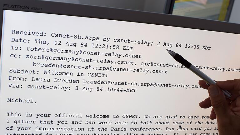 Erste empfangene E-Mail in Deutschland       -  Kein Hallo, eher schnörkellos: Das ist die erste E-Mail die jemals in Deutschland ankam. (Archivbild)