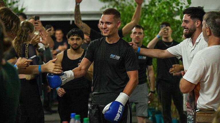 Champion aus Löffelsterz: Oliver Grebe kürte sich gegen Jan Lender zum Meister.