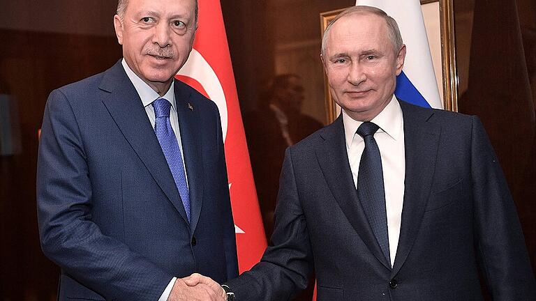 GERMANY-LIBYA-CONFLICT-SUMMIT       -  Der türkische Präsident Recep Tayyip Erdogan (links) und sein russischer Amtskollege Wladimir Putin in Berlin