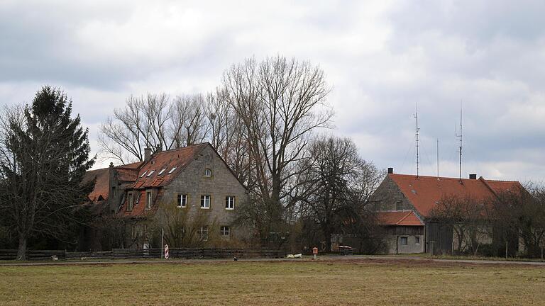 Der ehemalige Gutshof auf dem Schwanberg war als BNE-Umweltstation im Gespräch. Jetzt hat die Stadt Iphofen als Eigentümerin ihre Bewerbung zurückgezogen.