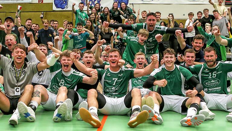 Der TV Marktsteft jubelt über den Landesliga-Klassenerhalt. In der Handball-Relegation gegen den Eichenauer SV holten sie im Rückspiel mit einem Sieben-Tore-Sieg die Fünf-Tore-Niederlage aus dem Hinspiel auf.