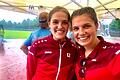 Leichtathletik       -  Emilia Zeitz vom TSV Münnerstadt (links) gewann überraschend Hochsprung-Gold bei den Bayerischen Meisterschaften der U18. Rechts: die ältere Schwester Luisa, die auch die Trainerin ist.