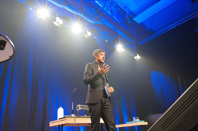 Den Auftakt zum Wissenschaftsfestival in Würzburg macht der bekannte&nbsp;ARD-Moderator Ranga Yogeshwar am Montagabend&nbsp;mit seiner 'Highlights-Show' in der Würzburger s.Oliver Arena.