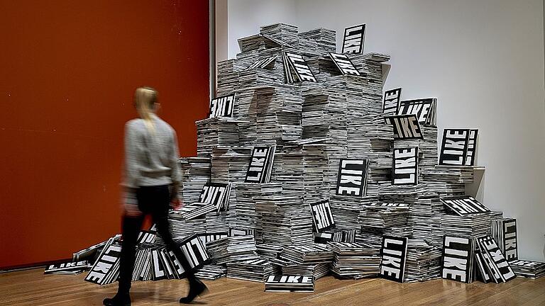 Social Media mal anders: &bdquo;5000 Likes&rdquo; von Mark Flood.